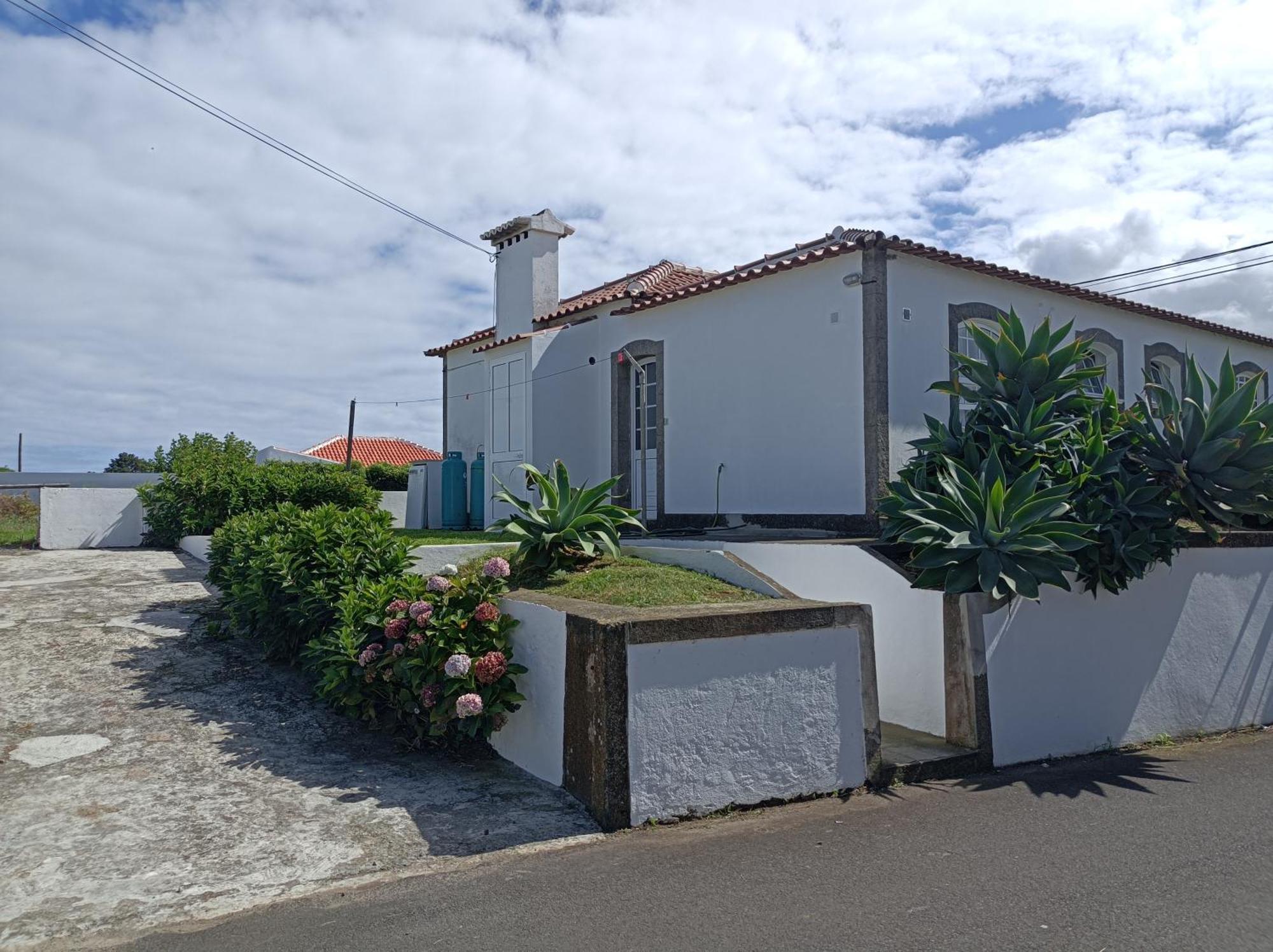 Rosario Guest House Lajes Exterior photo